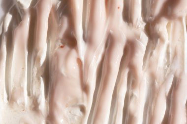 Farklı kozmetik krem ve serum ürünlerinin dokusunu kapat