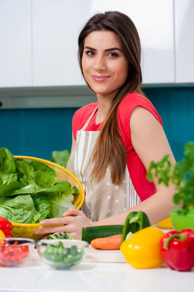 Cocinar para una comida saludable en familia . —  Fotos de Stock