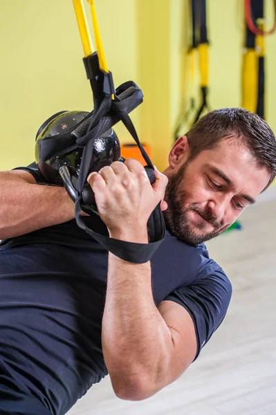 Gym träning med vikter — Stockfoto