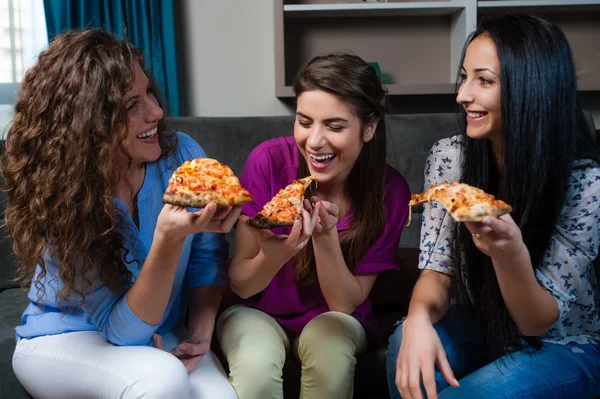 Girls and pizza night — Stock Photo, Image