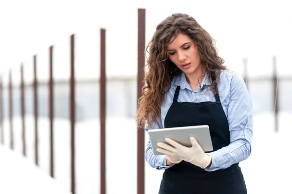 Wissenschaftlerin und Technikerin — Stockfoto