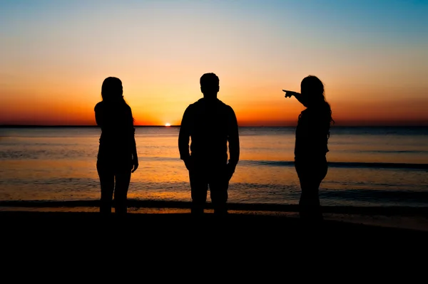 Viendo el amanecer juntos . — Foto de Stock