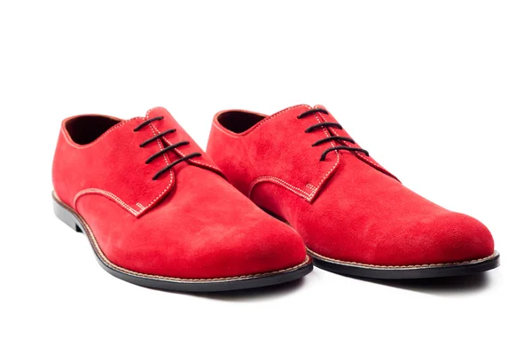 Homens vermelhos sapatos de camurça isolados no fundo branco — Fotografia de Stock
