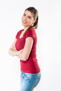 Mutlu gülümseyen genç güzel kadın portresi