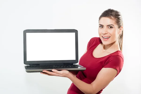 Kvinnan leende, hålla laptop — Stockfoto