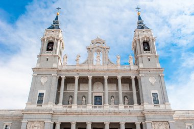 saint mary royal in la almudena Katedrali