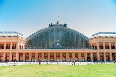 Puerta De Atocha tren istasyonu