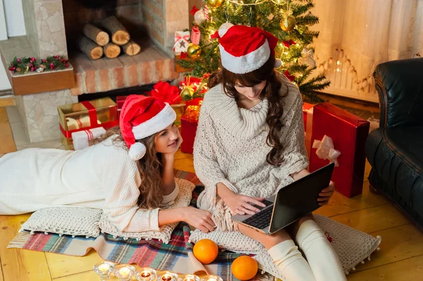 Shopping online for Christmas — Stock Photo, Image