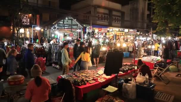 Gedrängte Menschen Auf Dem Nächtlichen Straßenmarkt Lebensstil Der Nacht Auf — Stockvideo