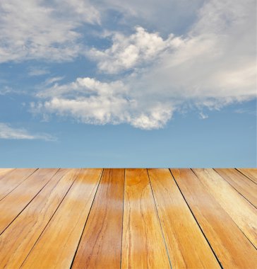 Turuncu ahşap perspektif üzerlerindeki bulut 