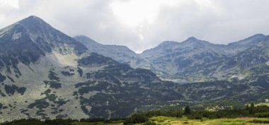 Pirin Dağları Panorama, Bulgaristan, Yaz manzarası, Ağustos 2020 Sivrya zirvesi, Dzhano zirvesi, Kamenitsa zirvesi, Popovo gölü