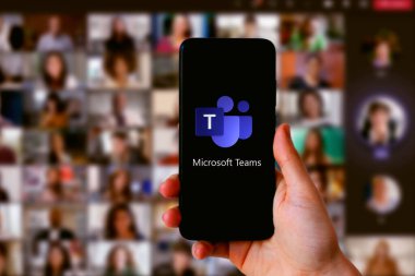 Microsoft Ekipleri, New York, ABD 'de sürekli sohbet ve video toplantılarını birleştiren birleşik bir iletişim ve işbirliği platformudur. Cumartesi 11 Temmuz 2022