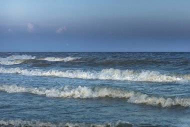 denizin kirli dalgalar