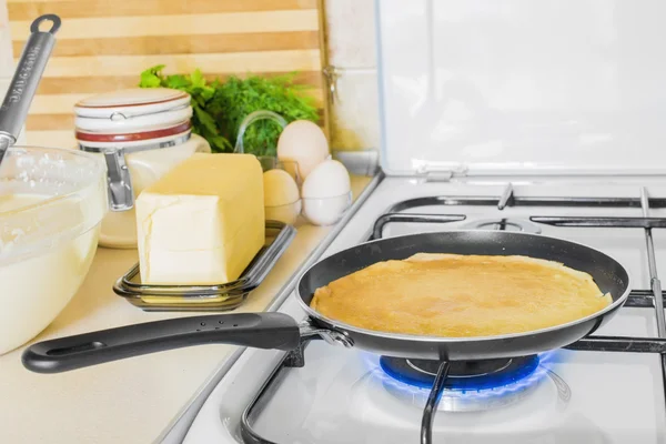 Cozinhar Panquecas café da manhã — Fotografia de Stock
