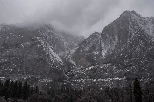 Valle Yosemite Durante Día Nublado Invierno — Foto de Stock