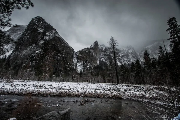 Valle Yosemite Durante Día Nublado Invierno — Foto de Stock