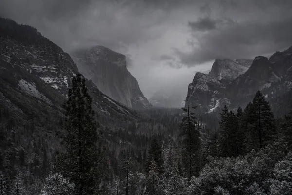 Valle Yosemite Durante Día Nublado Invierno — Foto de Stock