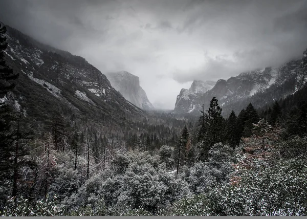 Valle Yosemite Durante Día Nublado Invierno — Foto de Stock