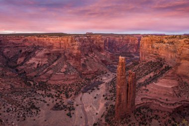 Sunset, Arizona 'daki Chelly Kanyonu Ulusal Anıtı