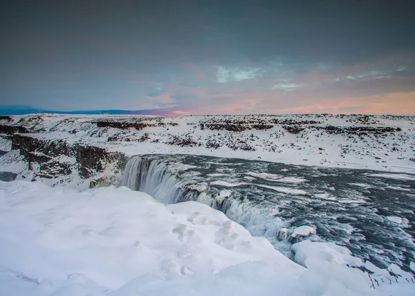 ヨーロッパで最も強力な滝の一つ 冬景色 — ストック写真