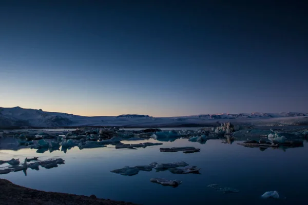 Islanda Laguna Del Ghiacciaio Jokulsarlon Iceberg Che Galleggiano Paesaggio All — Foto Stock