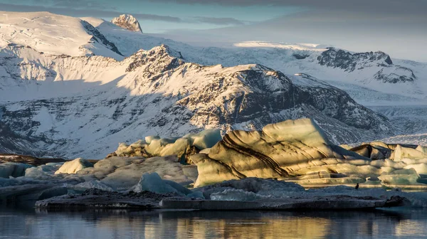 Islanda Laguna Del Ghiacciaio Jokulsarlon Iceberg Che Galleggiano Paesaggio All — Foto Stock