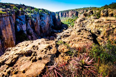 Güney Afrika 'da Mpumalanga' daki Blyde Kanyonu 'ndaki Bourke' un Şans Çukuru 'nda kaya oluşumu