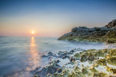 Adriyatik Hırvatistan Denizi ve Korcula popüler bir turizm beldesi.
