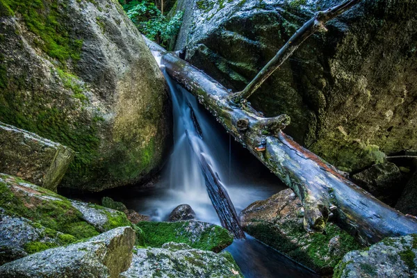 Waterfals in Jizera Mountains covered in UNESCO: Ancient and Primeval Beech Forests of the Carpathians and Other Regions of Europe — Foto de Stock