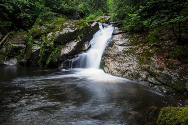 Waterfals Jizera Montagnes Couvertes Par Unesco Forêts Anciennes Primitives Hêtres — Photo