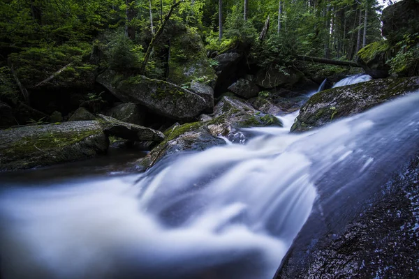 Vodopády Jizerských Horách Pokryté Unesco Starobylé Prastaré Bukové Lesy Karpat — Stock fotografie