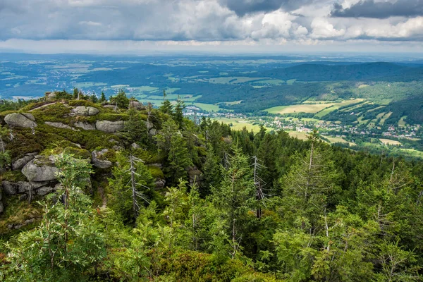 Çek Cumhuriyeti 'ndeki Jizera Dağı.