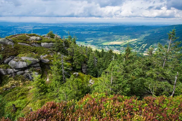 Çek Cumhuriyeti 'ndeki Jizera Dağı.