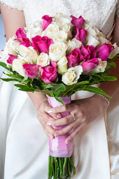 romantik düğün buketi