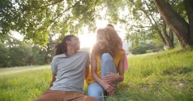 Bir baba ve kızı ve eşi arasında hülyalı an