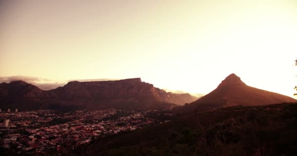 Столовая гора в Кейптауне, Южная Африка — стоковое видео