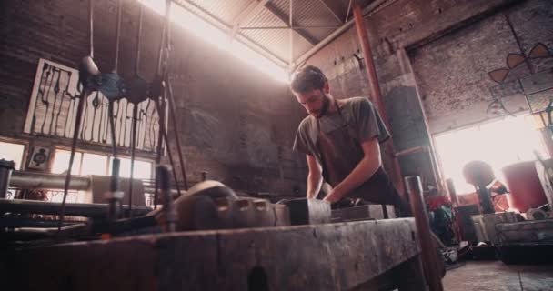 Kovářské práce — Stock video