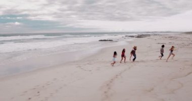 sokulgan komik omzunda sürmek Beach iş