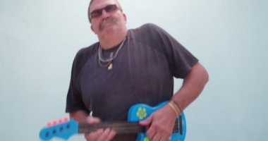 oyun çocuk oyuncak gitar dostum