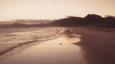 sunset bulvarında sahilde bir yürüyüş zevk arkadaş