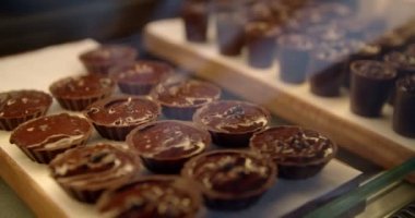 Cafe Vitrinde Çikolata Bonbon