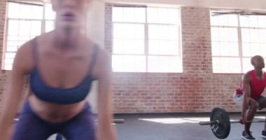 sporcular crossfit eğitim sınıf vasıl jimnastik salonu