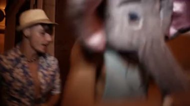 arkadaşlar beign sokaklarda aptal