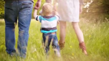 çocuklar ebeveynleri ile Parkı keşfetmek