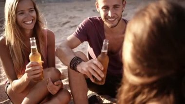 arkadaşlar şerefe bira Beach