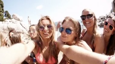 selfie çekici kız grubu