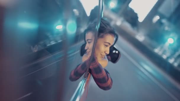 Girl leaning out of car window — Stock Video