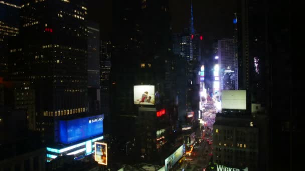Times Square por la noche en Manhattan — Vídeo de stock