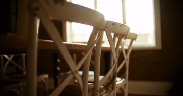 Cadeiras e mesa de jantar — Vídeo de Stock
