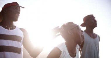 Bir yol yürüyüş kaykaycılar